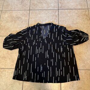SHEIN Curve Size 3XL Black & White V neck 3/4 Sleeve Print Dressy Blouse (157)